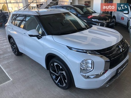 Mitsubishi Outlander 2025