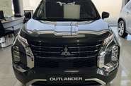 Mitsubishi Outlander - фото 1