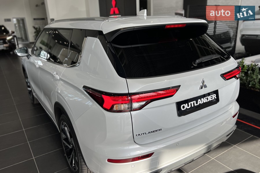 Mitsubishi Outlander - фото 7