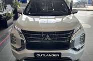 Mitsubishi Outlander - фото 1