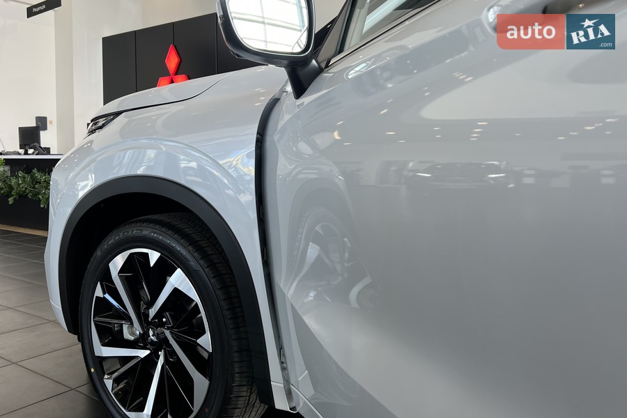 Mitsubishi Outlander - фото 9