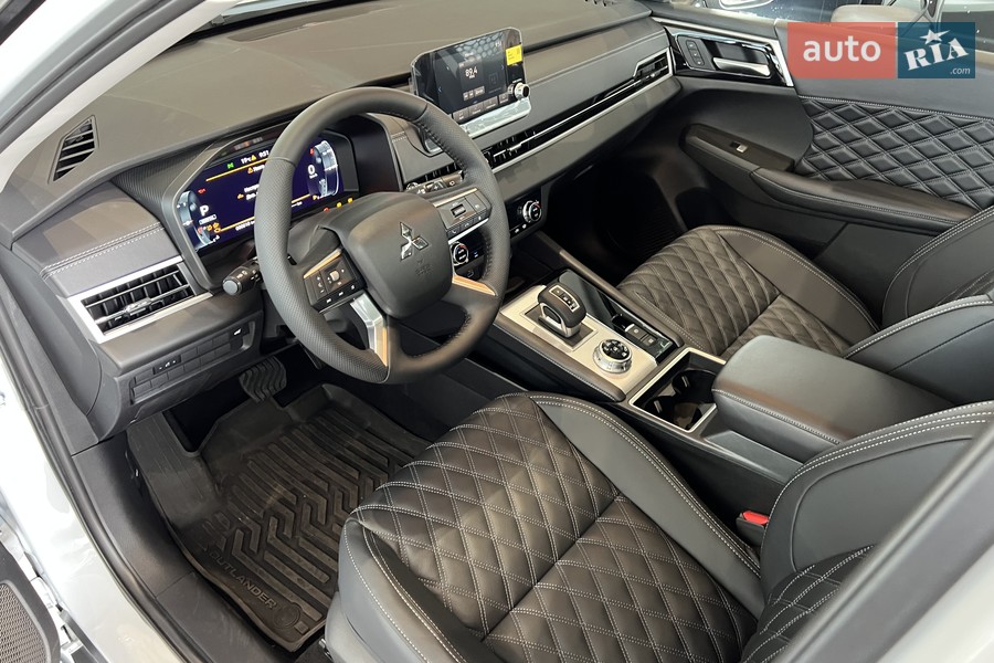 Mitsubishi Outlander - фото 12