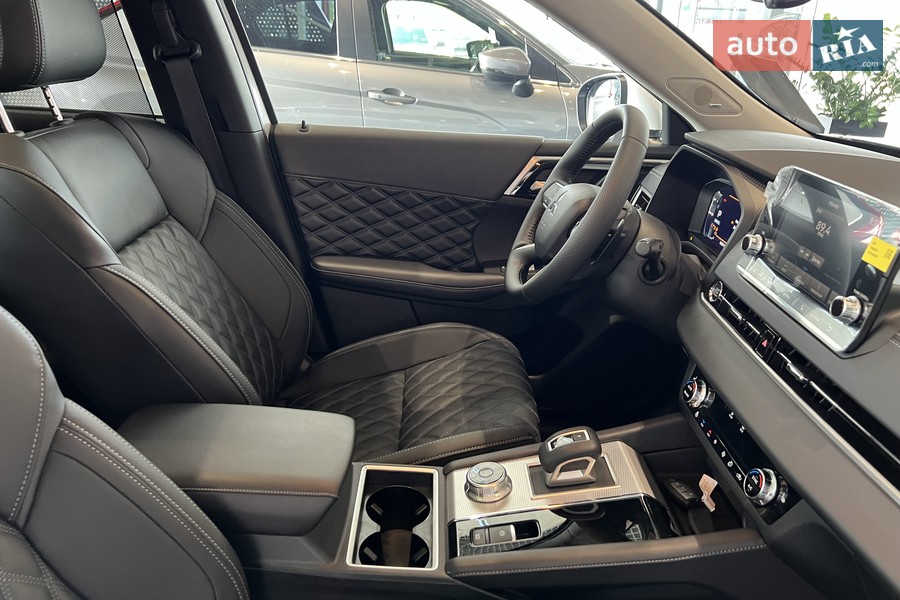 Mitsubishi Outlander - фото 21
