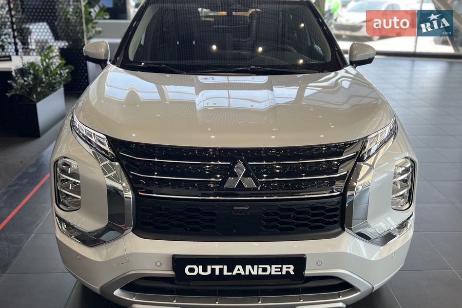 Mitsubishi Outlander - фото 3