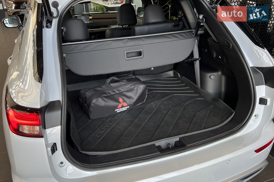 Mitsubishi Outlander - фото 8