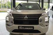 Mitsubishi Outlander - фото 2