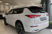 Mitsubishi Outlander - фото 4
