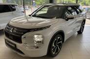 Mitsubishi Outlander - фото 3