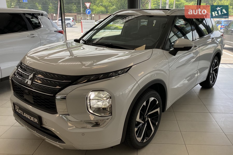 Mitsubishi Outlander - фото 3