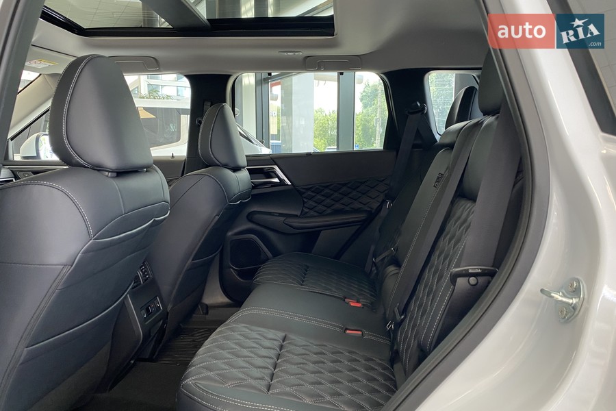 Mitsubishi Outlander - фото 13