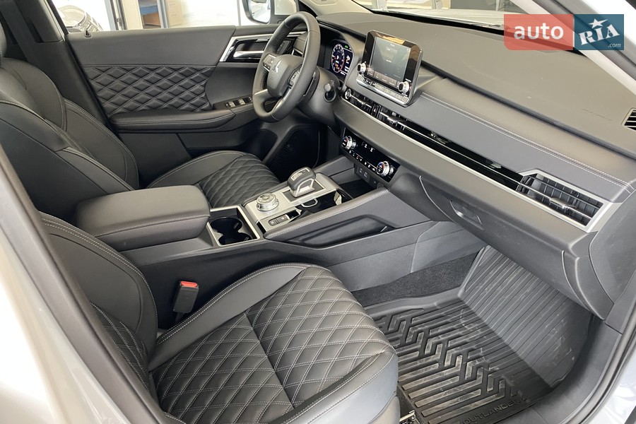 Mitsubishi Outlander - фото 17