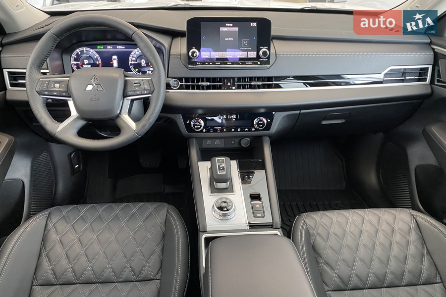 Mitsubishi Outlander - фото 14