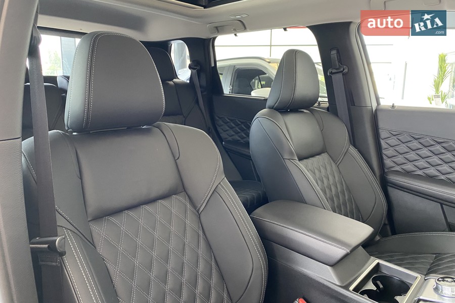 Mitsubishi Outlander - фото 18
