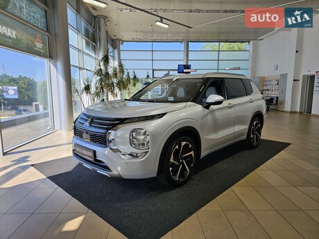 Mitsubishi Outlander 2025