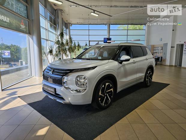 Кроссовер Mitsubishi Outlander 2025 в Днепр (Днепропетровск) Кроссовер Mitsubishi Outlander 2025 в Днепр (Днепропетровск)