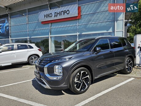 Mitsubishi Outlander 2025