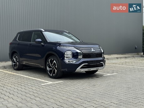 Mitsubishi Outlander 2025