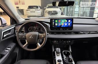 Mitsubishi Outlander 2025 Business