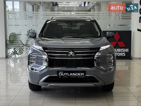 Mitsubishi Outlander 2025