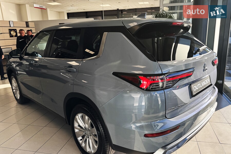 Mitsubishi Outlander - фото 5