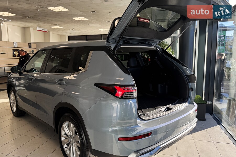 Mitsubishi Outlander - фото 9