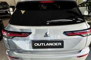 Mitsubishi Outlander - фото 6