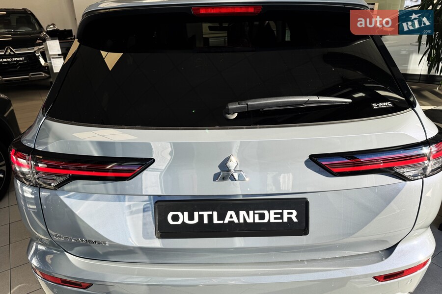 Mitsubishi Outlander - фото 6