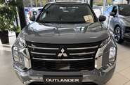 Mitsubishi Outlander - фото 1