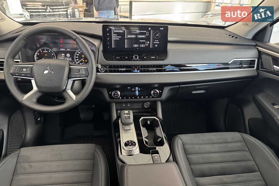 Mitsubishi Outlander - фото 16