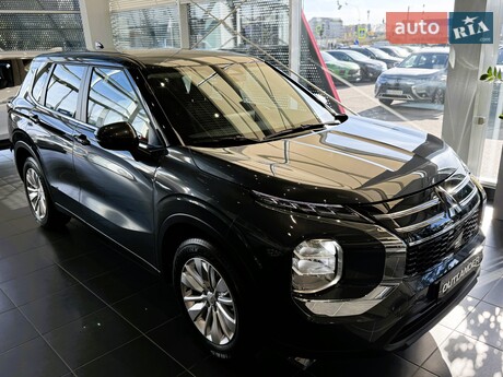 Mitsubishi Outlander 2025