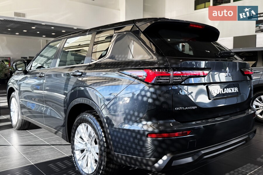 Mitsubishi Outlander - фото 9