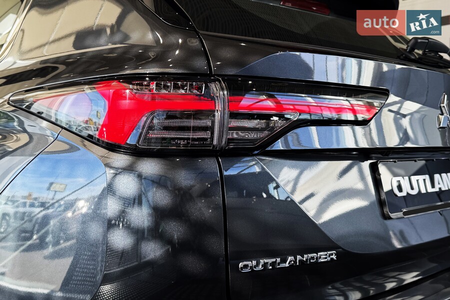 Mitsubishi Outlander - фото 11