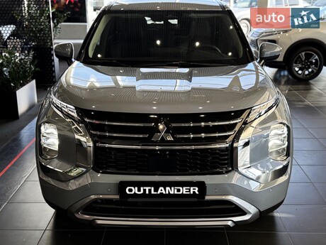 Mitsubishi Outlander 2025