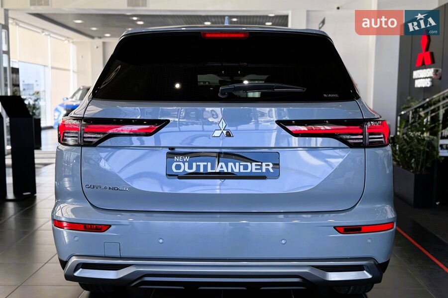 Mitsubishi Outlander - фото 6