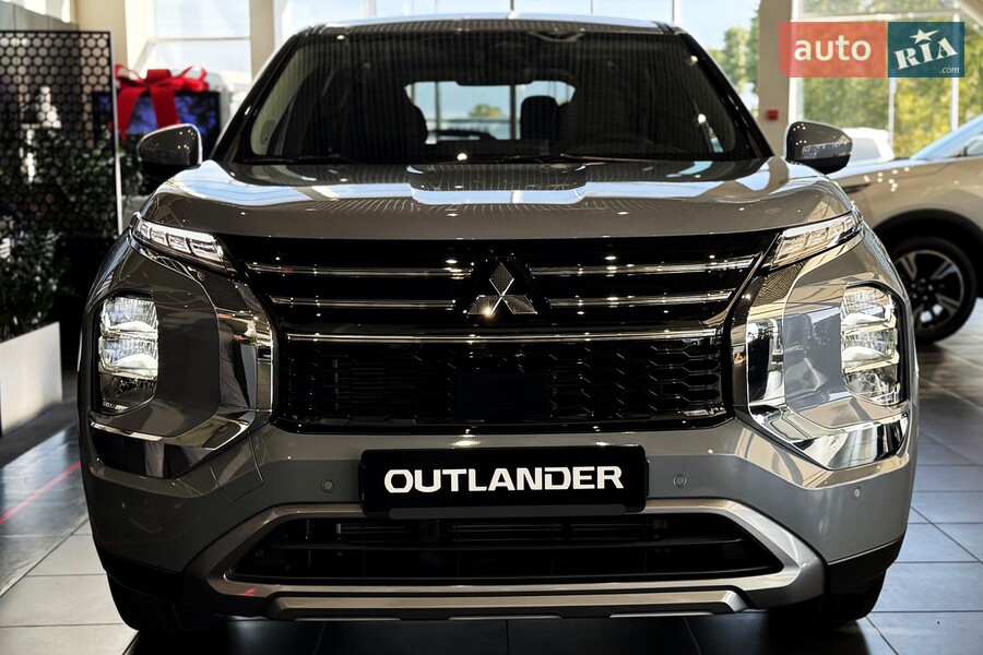 Mitsubishi Outlander - фото 4