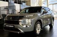 Mitsubishi Outlander - фото 1
