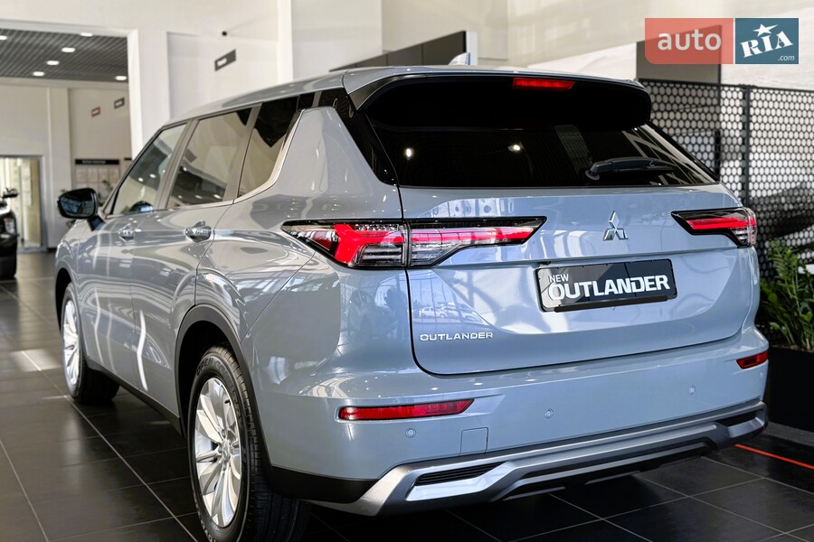 Mitsubishi Outlander - фото 8
