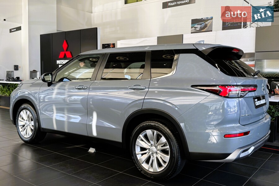 Mitsubishi Outlander - фото 9