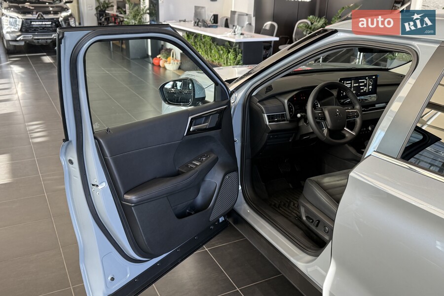 Mitsubishi Outlander - фото 15