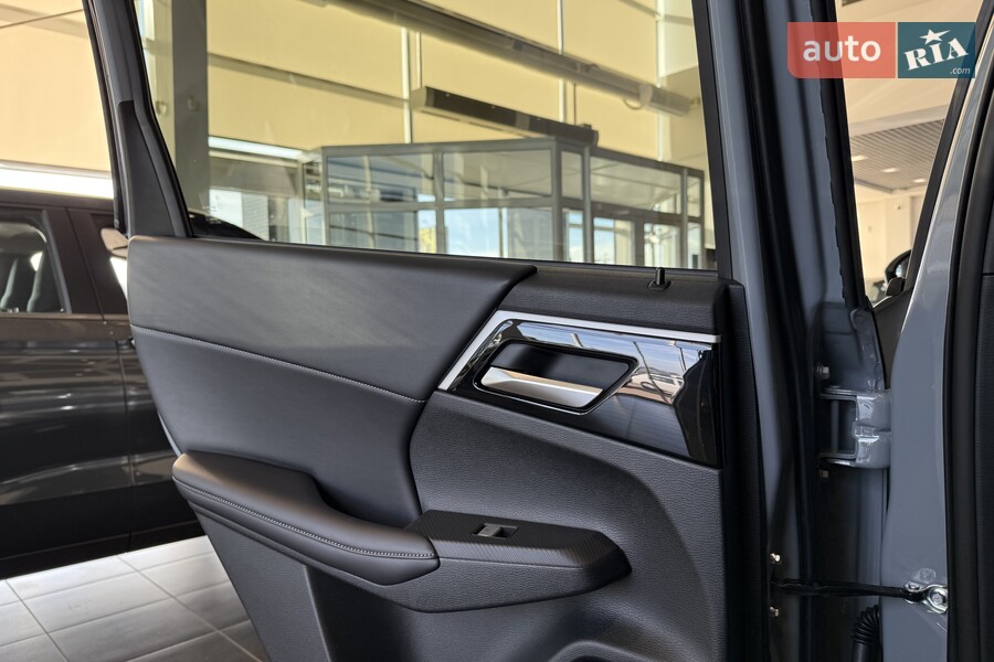 Mitsubishi Outlander - фото 12