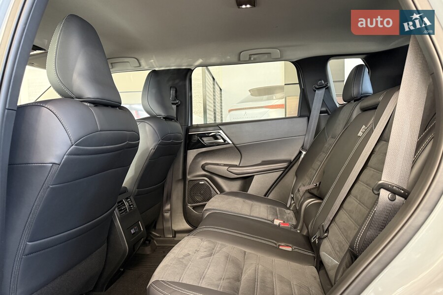 Mitsubishi Outlander - фото 25