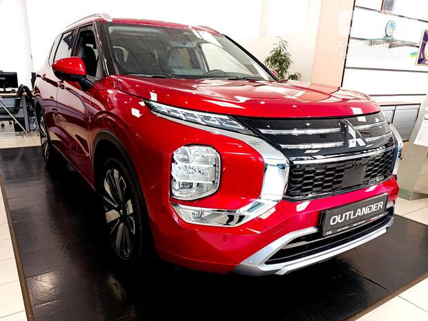 Mitsubishi Outlander 2025