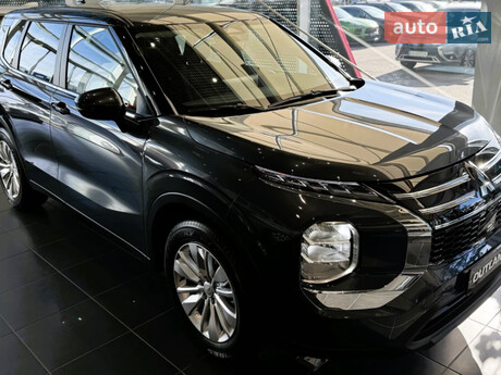 Mitsubishi Outlander 2025