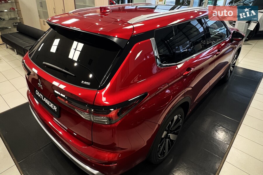 Mitsubishi Outlander - фото 4