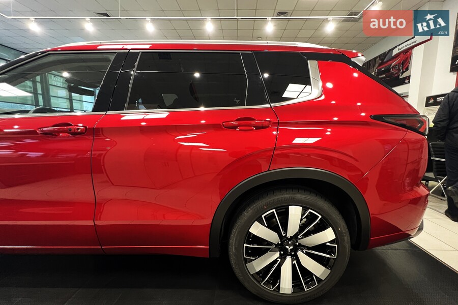 Mitsubishi Outlander - фото 7