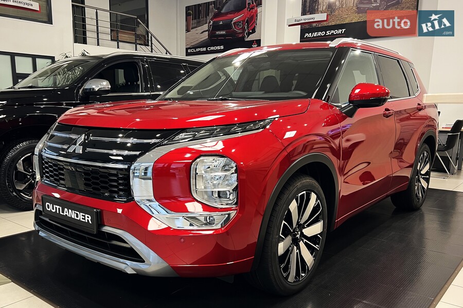 Mitsubishi Outlander - фото 1