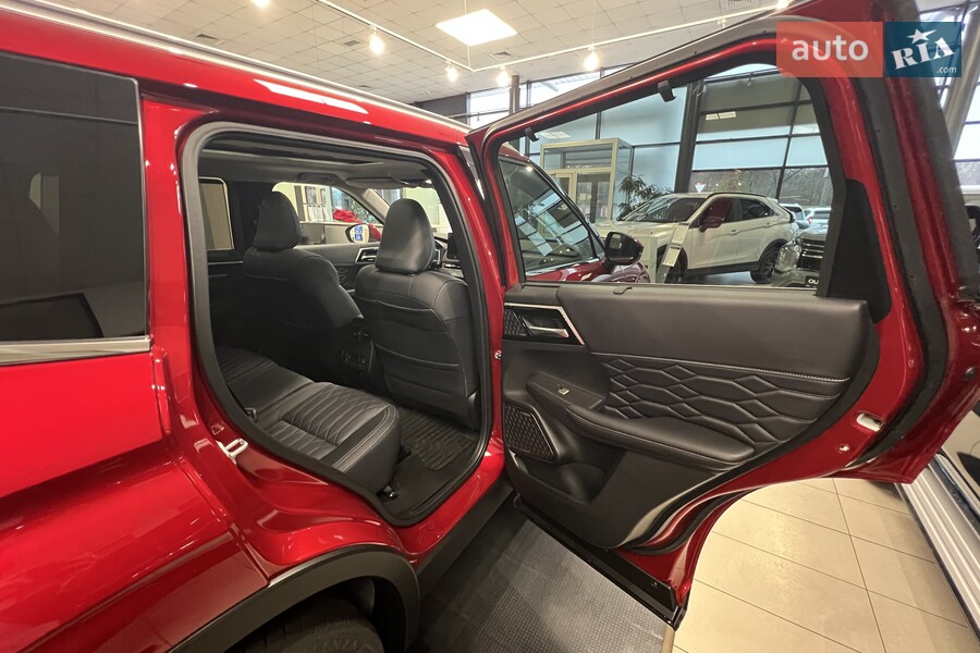 Mitsubishi Outlander - фото 11