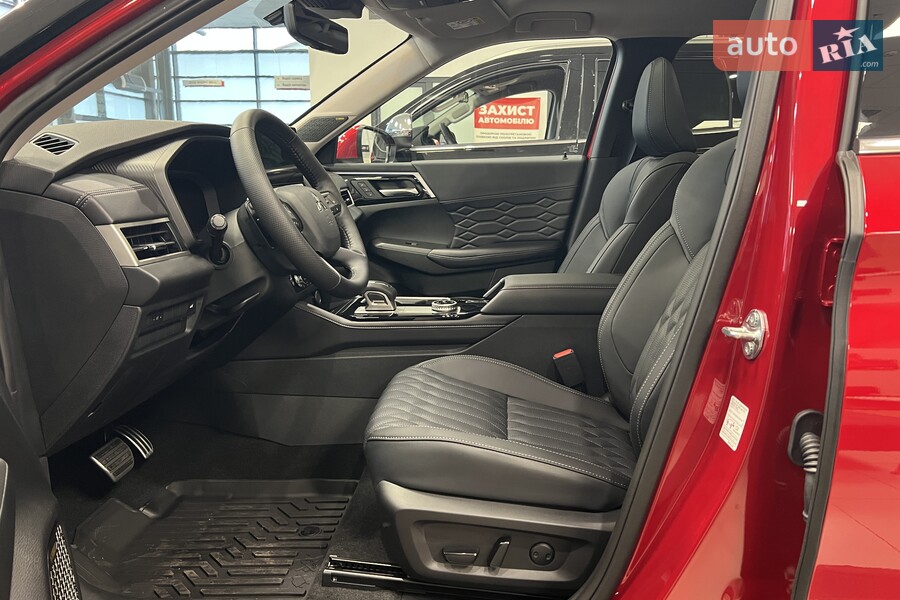 Mitsubishi Outlander - фото 16