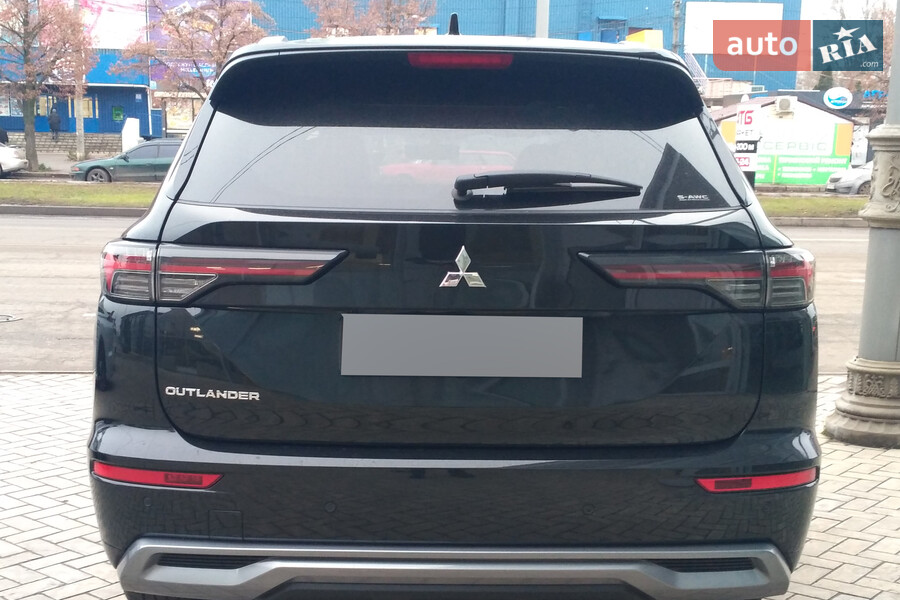 Mitsubishi Outlander - фото 7