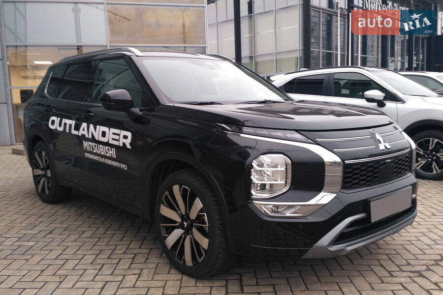 Mitsubishi Outlander - фото 3